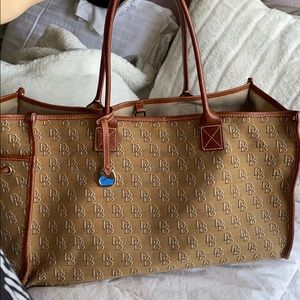 Dooney and Bourke tote bag